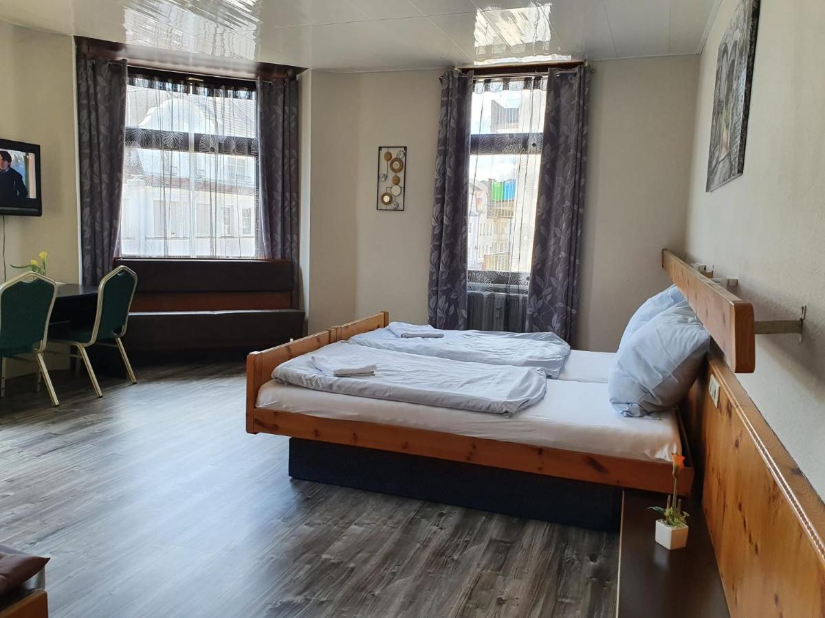 דילינגן אן דר סאר Stay2Night Hotel מראה חיצוני תמונה